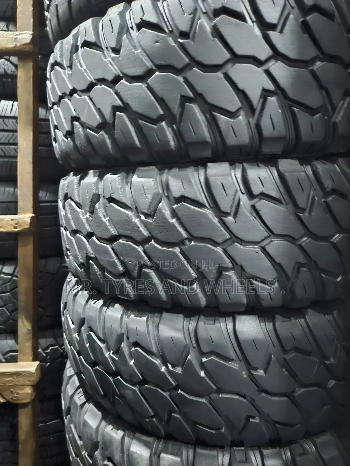 Its 235 75 R15 Onxy Mt Your Car Needs This Tires.