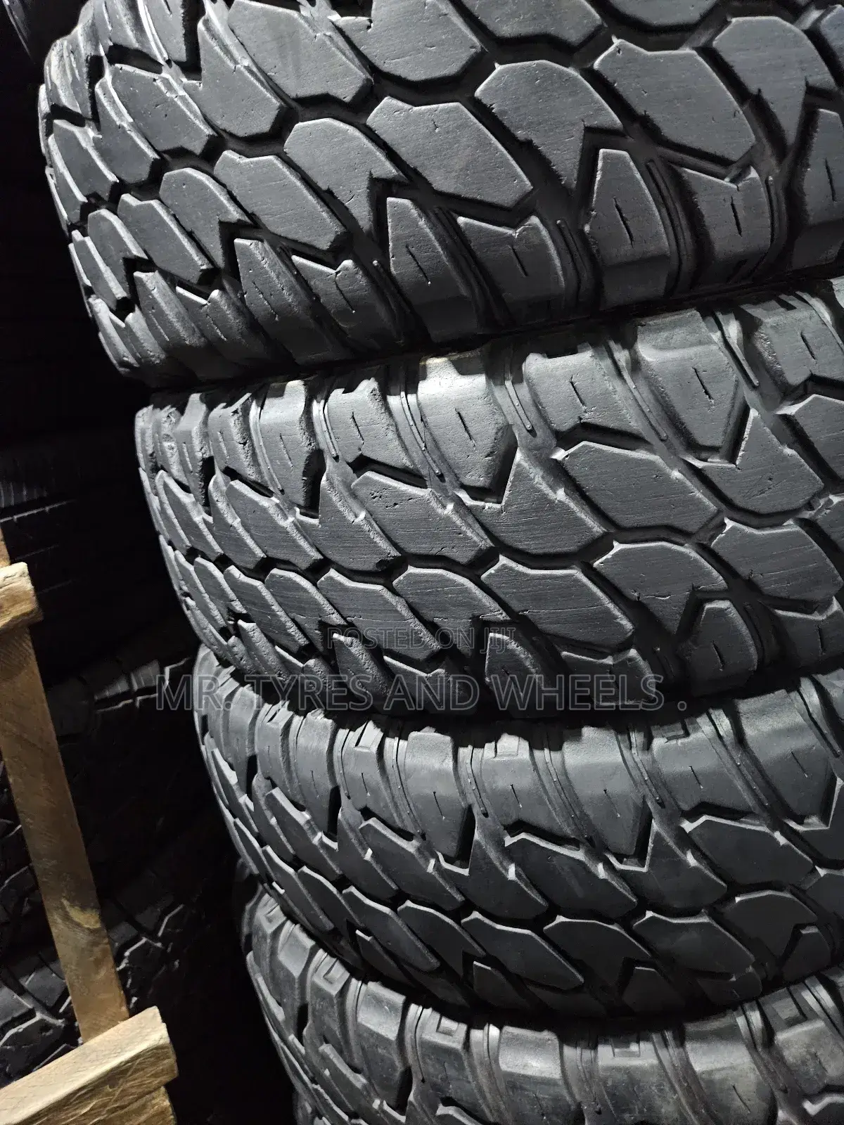 Its 235 75 R15 Onxy Mt Your Car Needs This Tires.