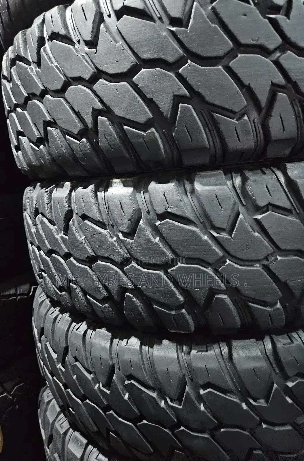 Its 235 75 R15 Onxy Mt Your Car Needs This Tires.