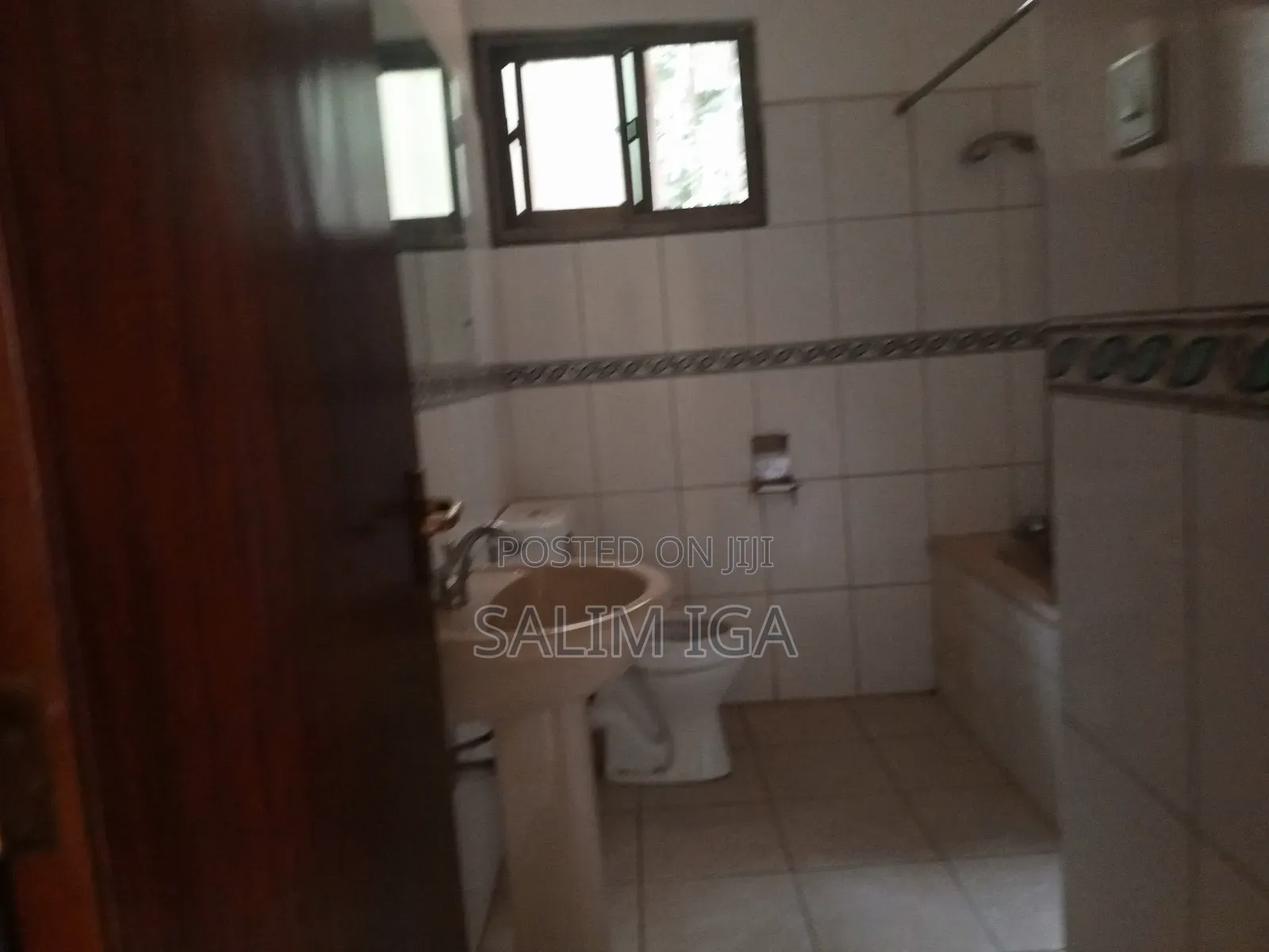 4bdrm Bungalow in Kololo Property, Central Division for rent