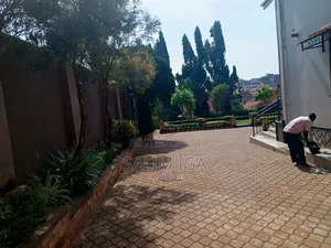 5bdrm Duplex in Kololo Property, Central Division for rent