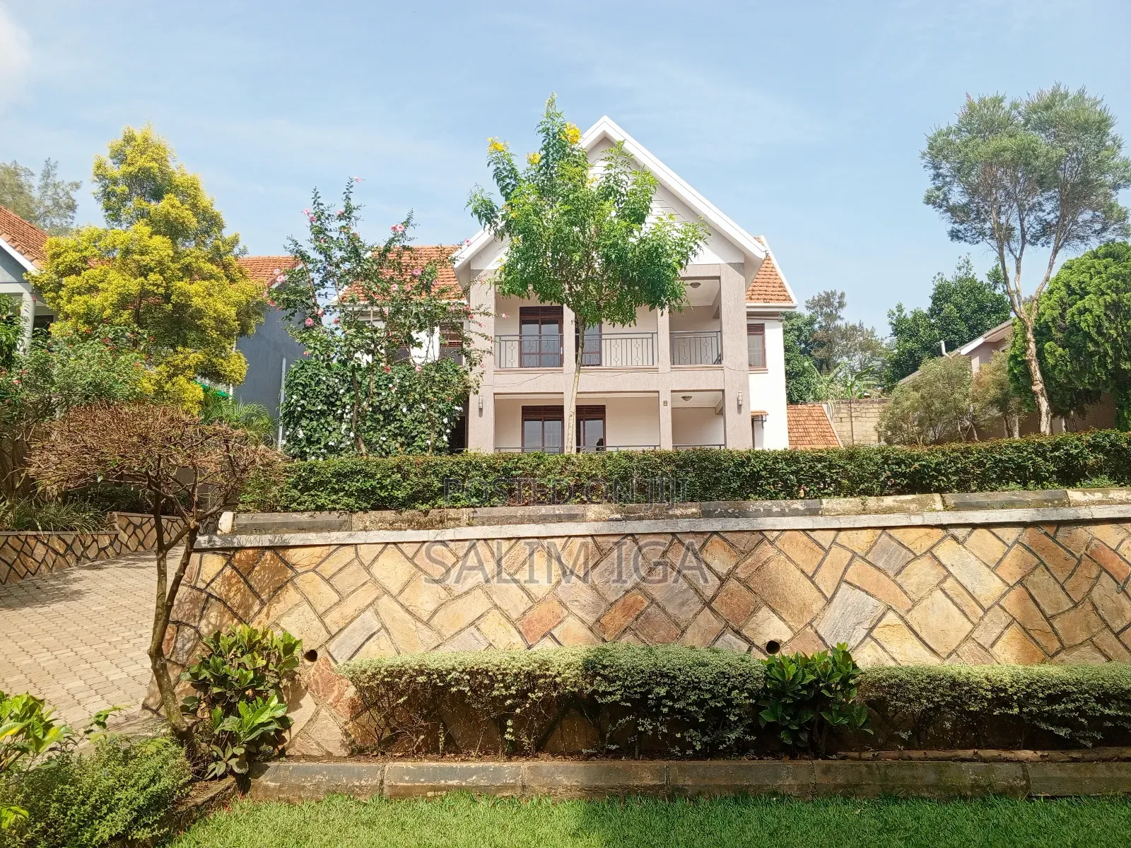 5bdrm Duplex in Kololo Property, Central Division for rent