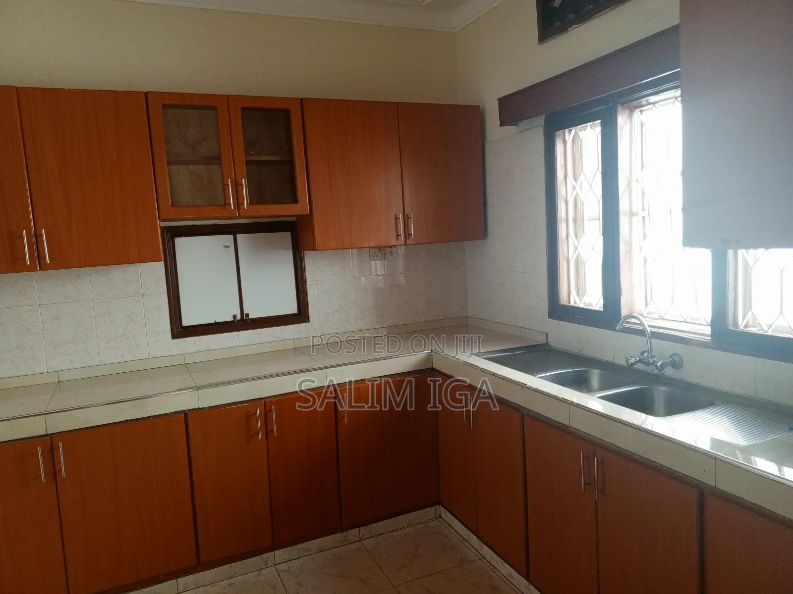 3bdrm Bungalow in Kololo Property, Central Division for rent