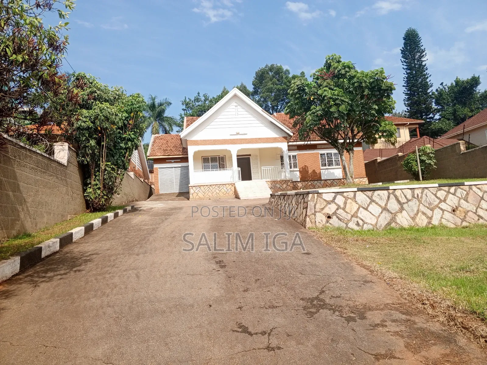 3bdrm Bungalow in Kololo Property, Central Division for rent