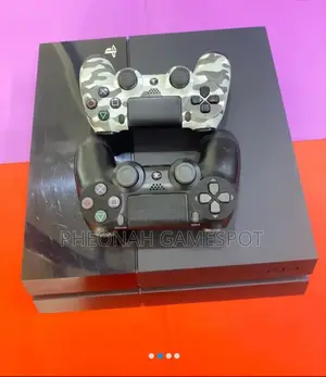 Ps4 Standard Jailbreak With 12 Games and 2 Controllers