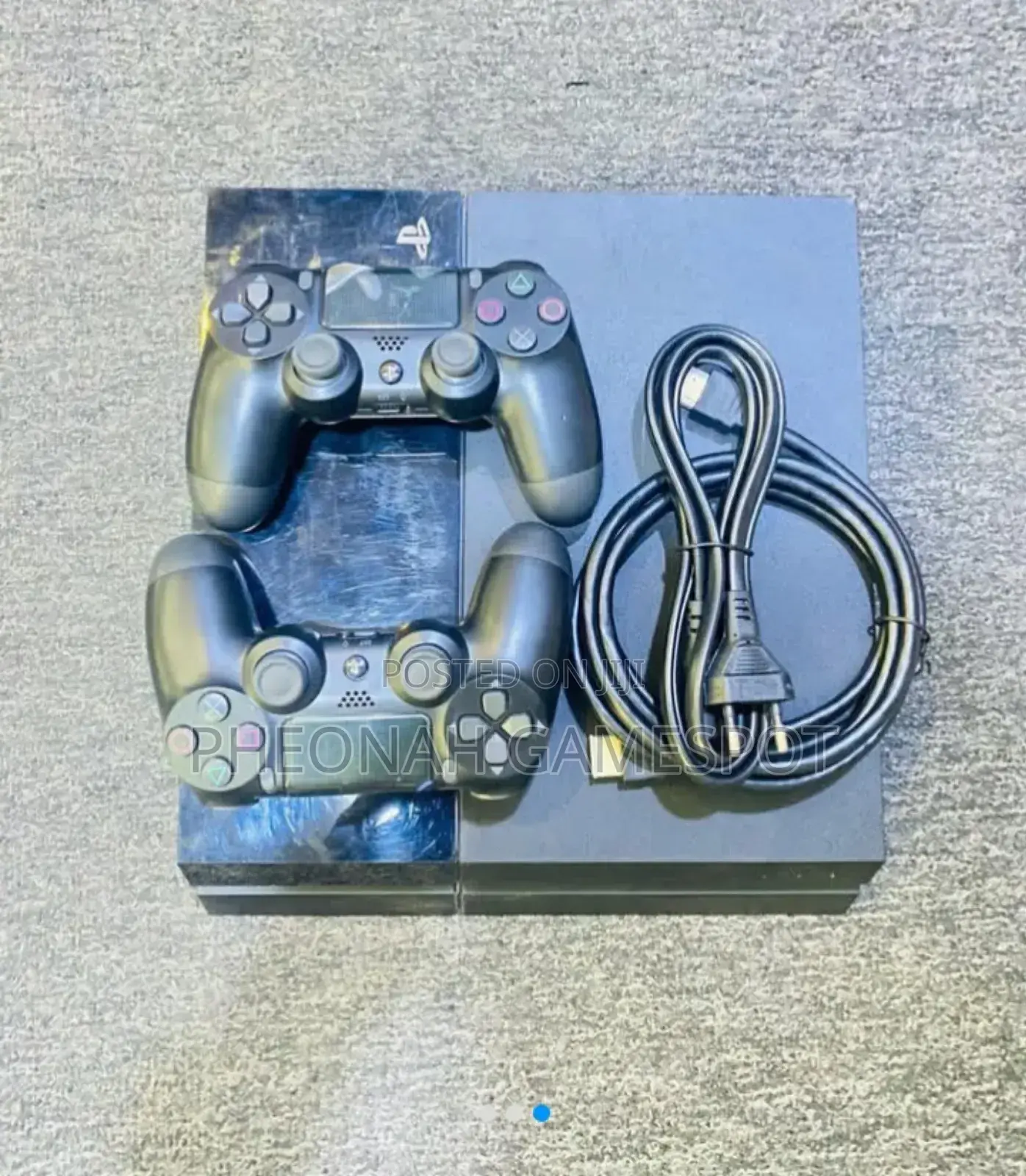 Playstation 4 Standard With 16 Games and 2 Controllers