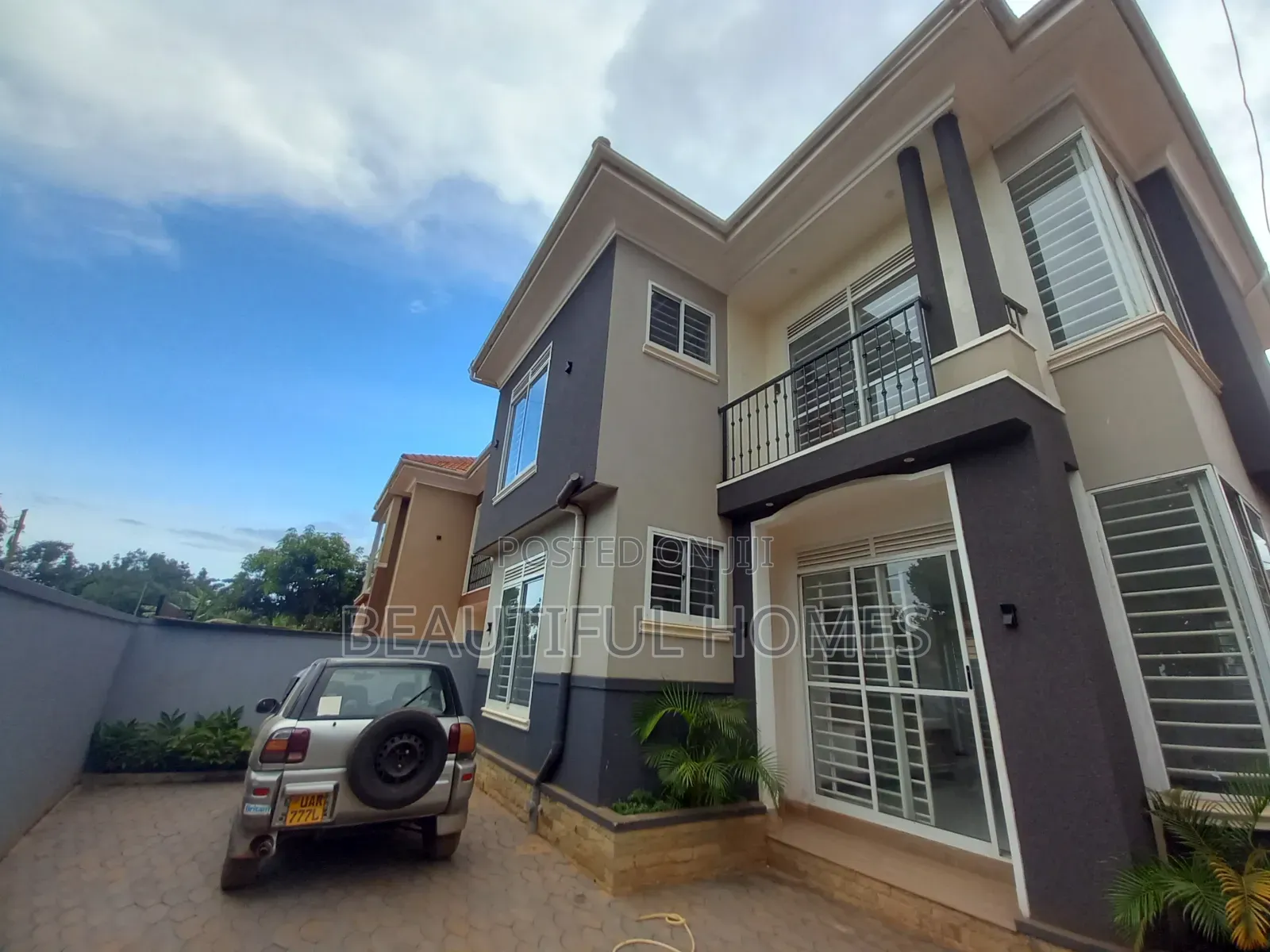 Furnished 4bdrm Duplex in Kira for sale