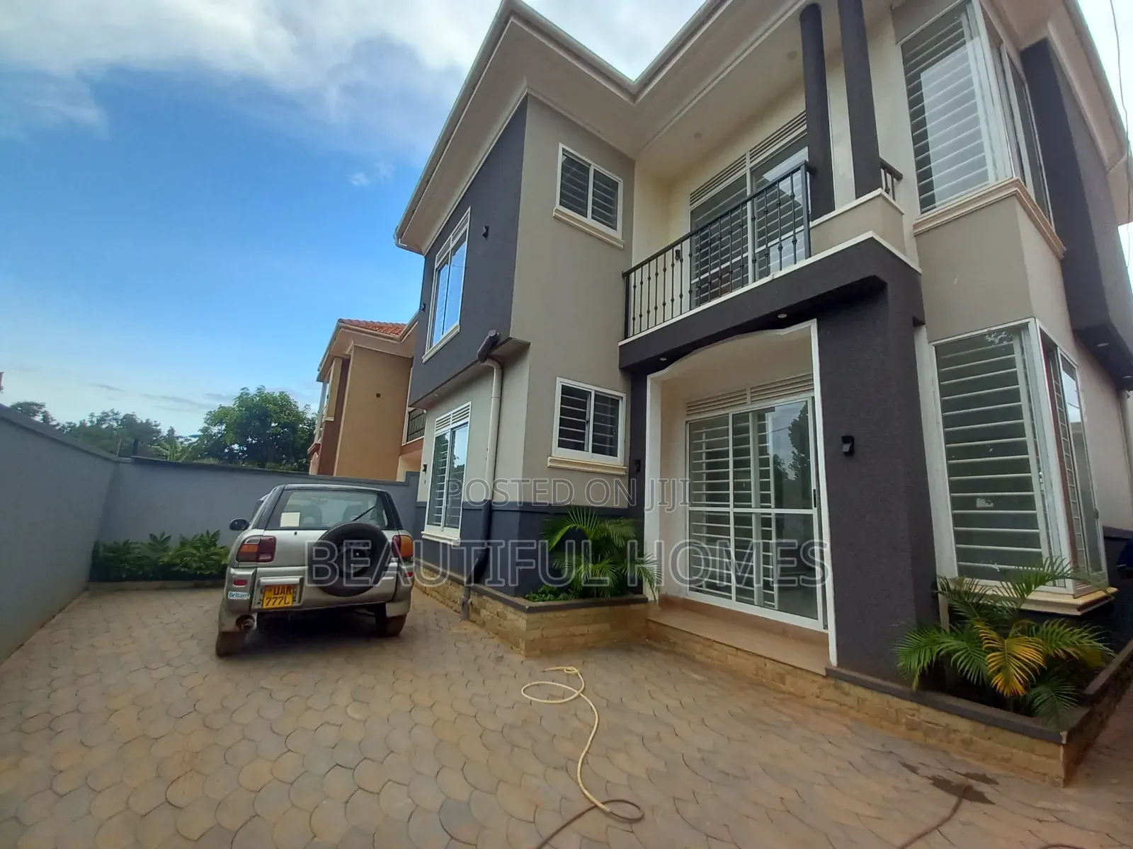 Furnished 4bdrm Duplex in Kira for sale