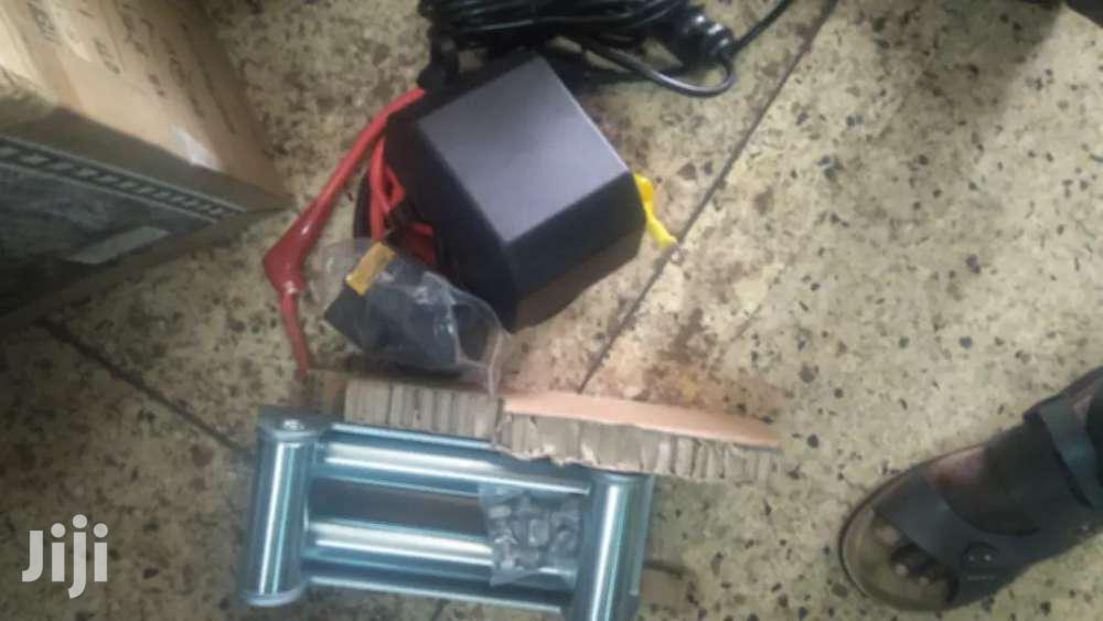Car Winch. For Heavy Duty 4x4