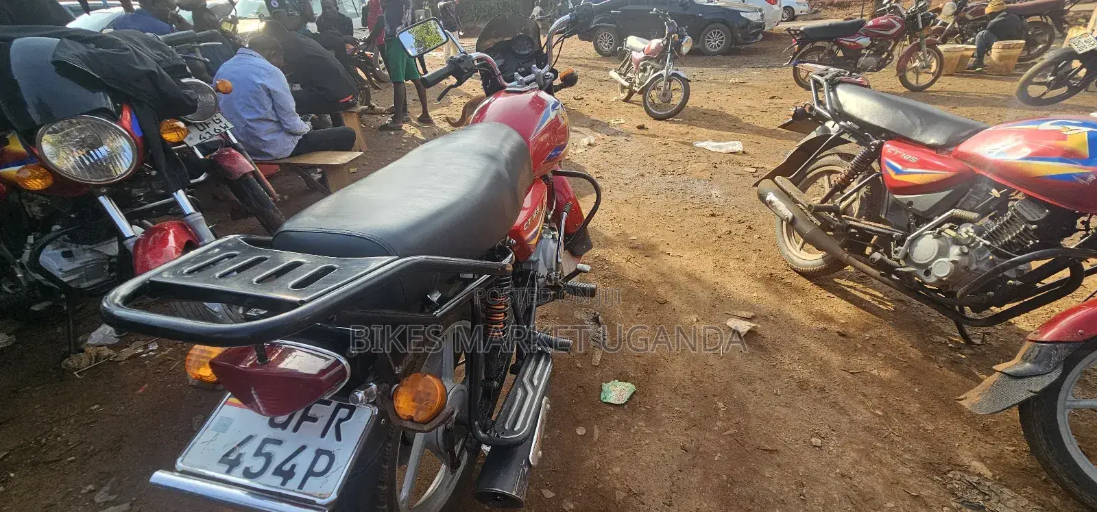 Bajaj Boxer 125 2024 Red
