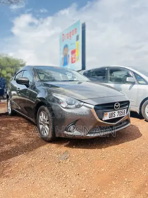 Photo - Mazda 2 2015 Brown