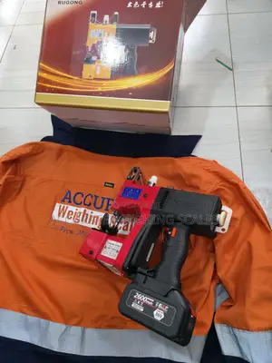 Photo - Bag Closer Machine With Canvas Bags