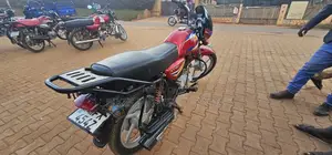 Bajaj Boxer 125 2024 Red