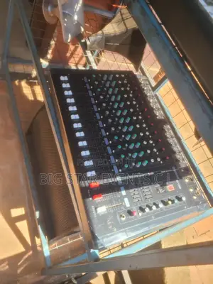 Yamaha Mixer 12 Channels