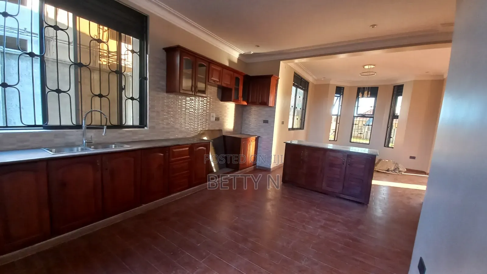 4bdrm House in Central Division for sale