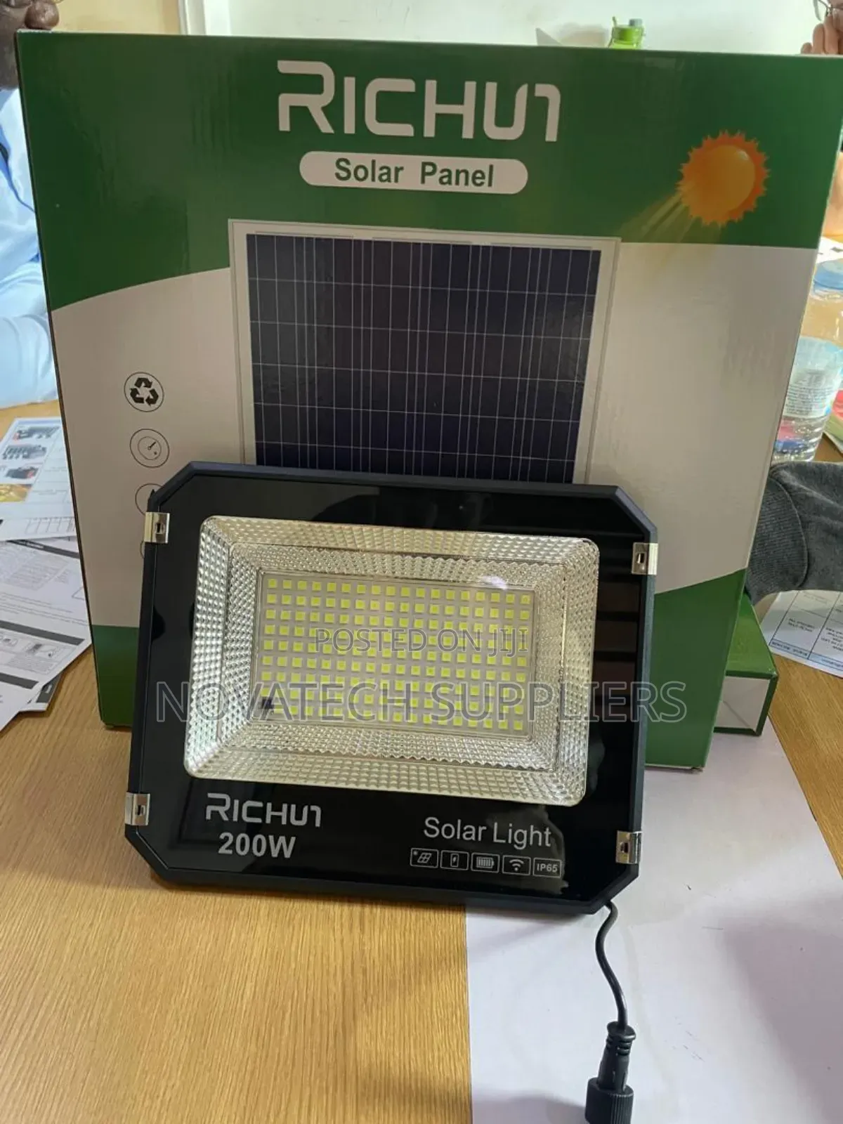 200w Original Led Solar Flood Lights/ 12 Hours Lighting Huk