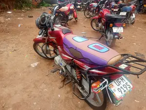 Bajaj Boxer 125 2022 Red