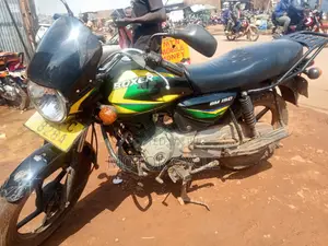 Bajaj Avenger 150 Street 2024 Red