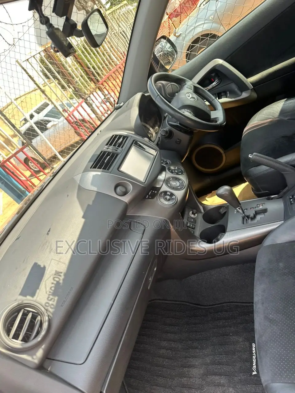 Toyota Vanguard 2011 Black