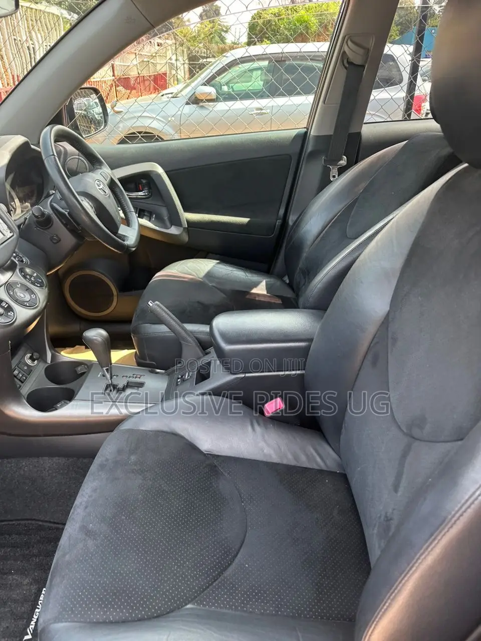 Toyota Vanguard 2011 Black