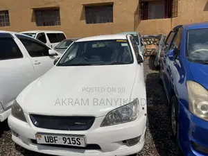 Photo - Toyota Altezza 2002 White