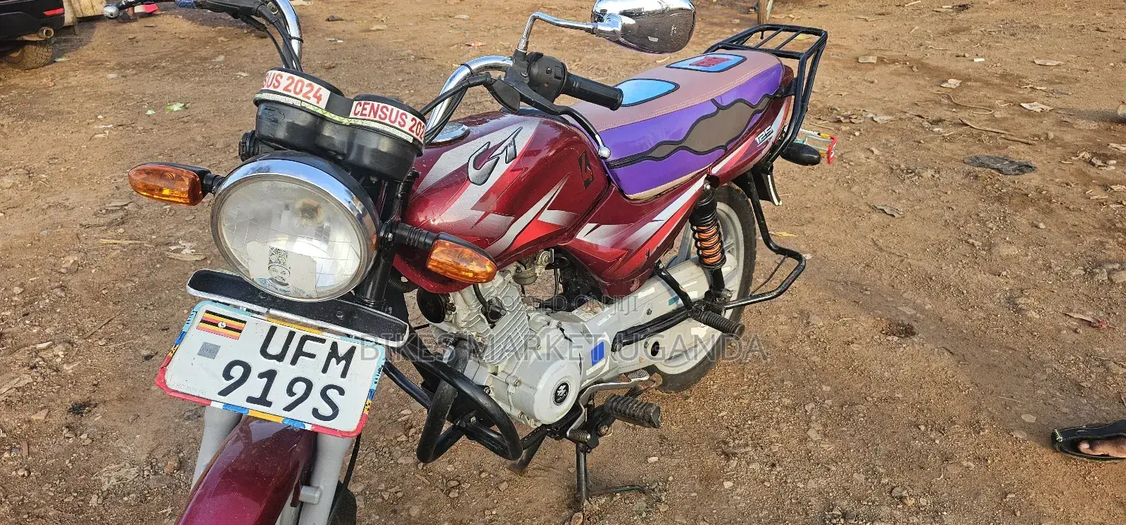 Bajaj Boxer 125 2024 Red