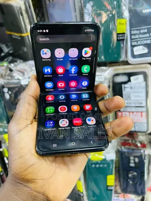 New Samsung Galaxy Z Flip 3 128 GB Black