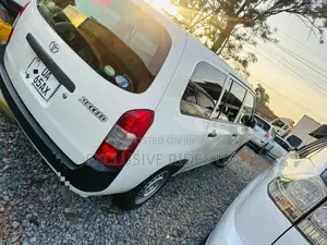 Toyota Probox 1.5 DX 4WD 2016 White