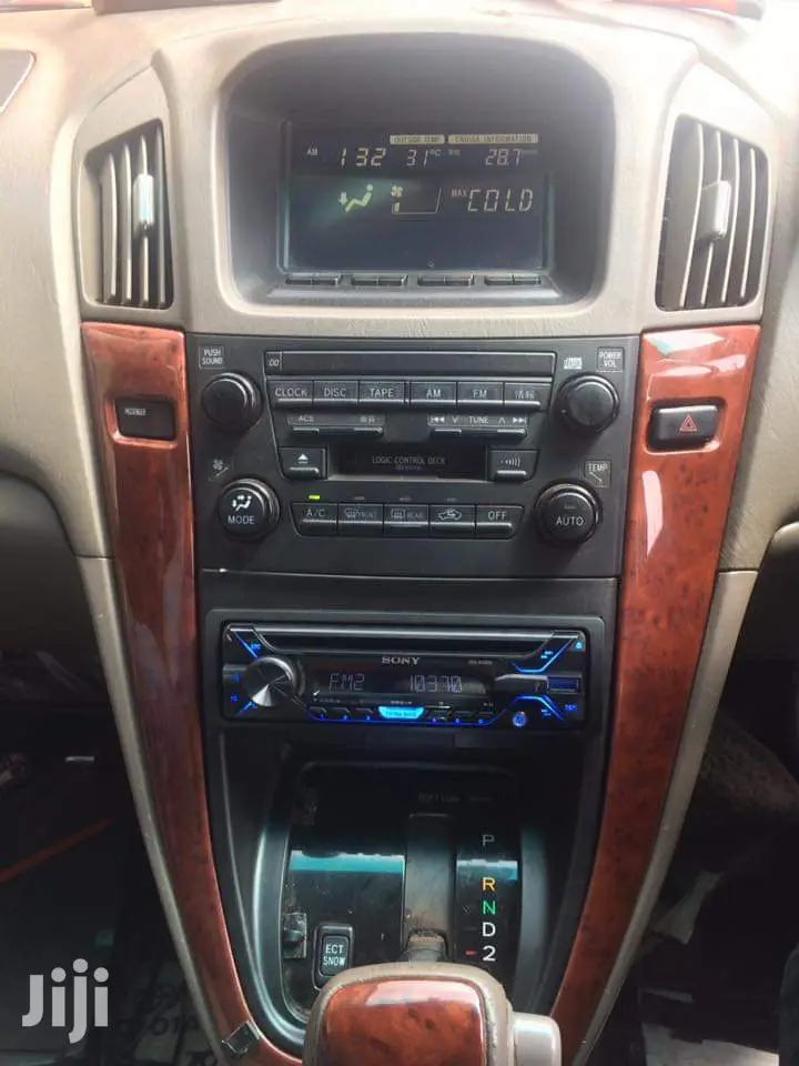 Harrier Old Model Radio