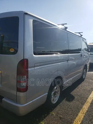 Toyota HiAce 2013 Silver