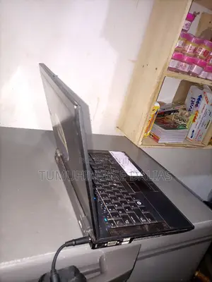 Photo - Laptop Dell Latitude 7400 6GB SSHD (Hybrid) 4T