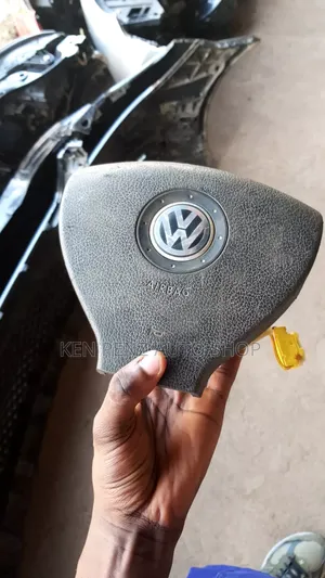 Photo - Volkswagen Toureg, Tiguan and Golf Steering Air Bags