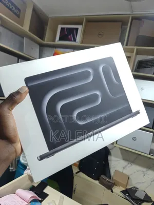 New Laptop Apple MacBook Pro 2023 M3 14-Inch 18GB Apple M4 SSD 512GB