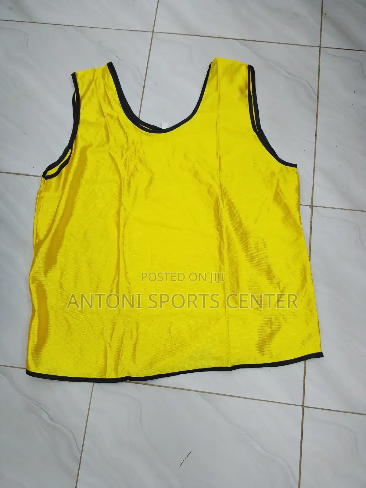 Yellow Bibus