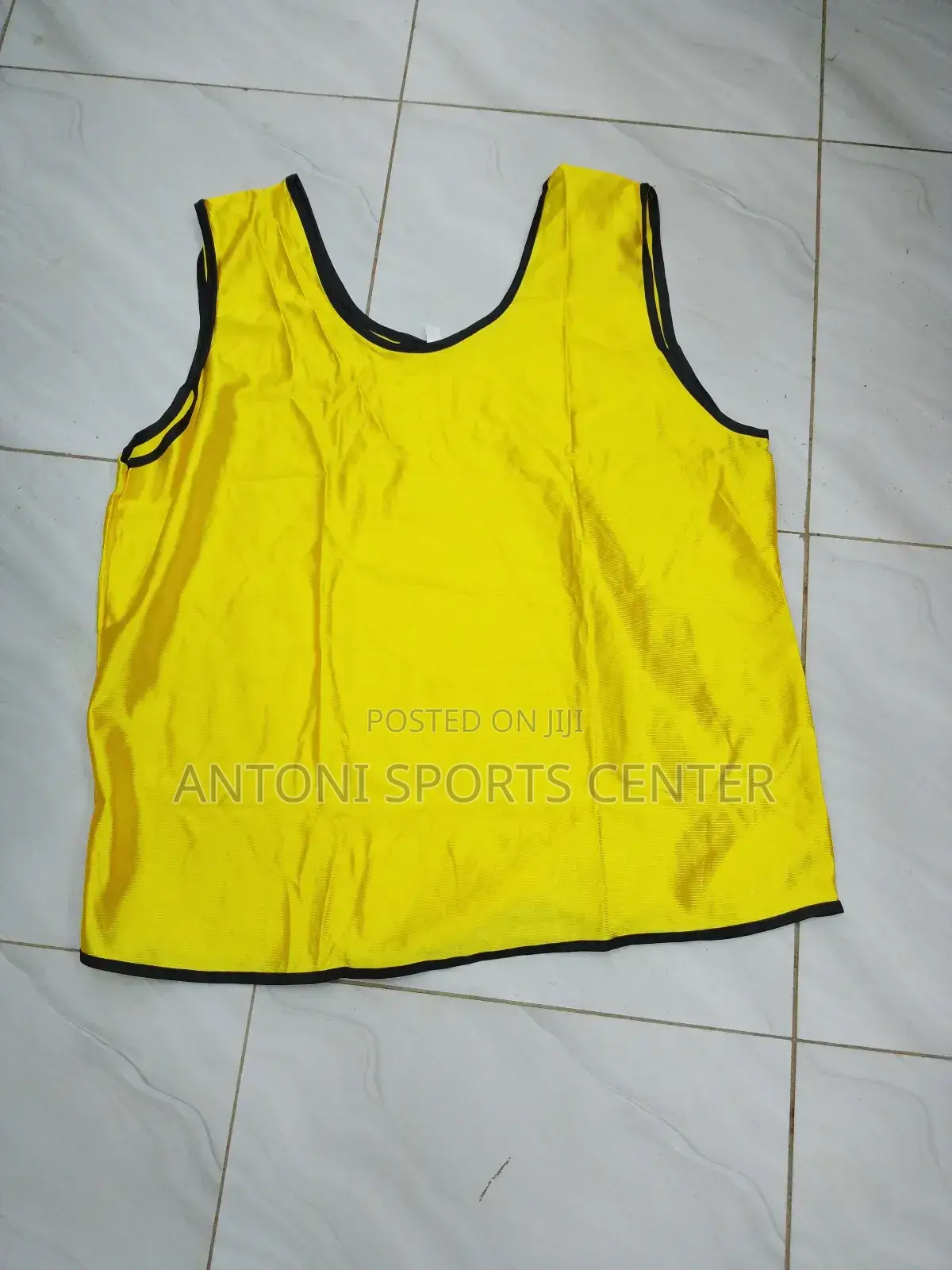 Yellow Bibus