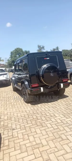 Photo - Mercedes-Benz G-Class G 350 d 2017 Black