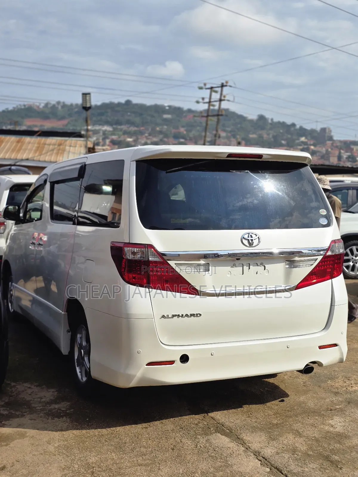 Toyota Alphard 2.4 Petrol AWD 2013 White