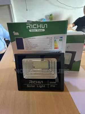 200w Richur Led Solar Flood Lights/ Inbuilt Battery Hekk