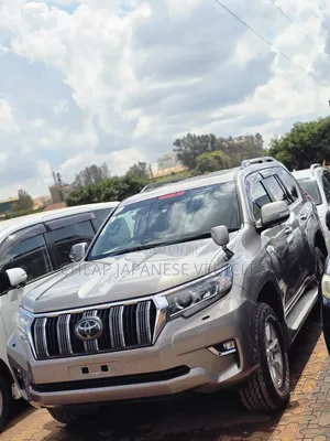 Photo - Toyota Land Cruiser Prado 2.8 2017 Beige