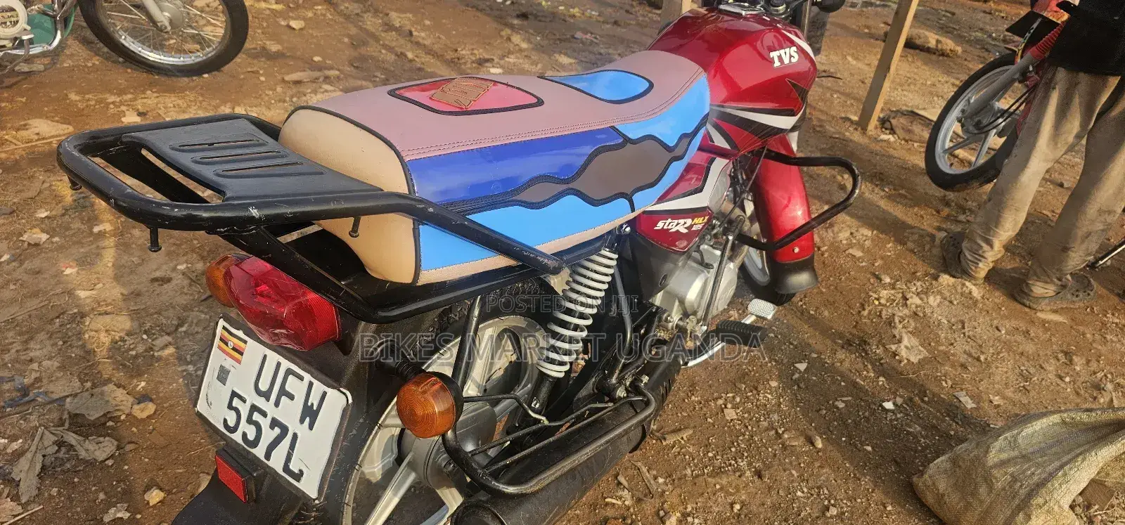 TVS HLX 125 2024 Red