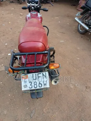 Bajaj Boxer 125 2023 Red