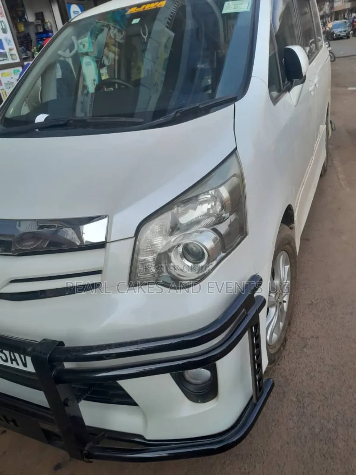 Toyota Noah White Car Hire Rental Self Drive Special Car93g