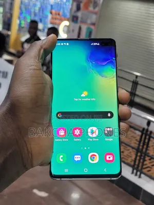 Photo - New Samsung Galaxy S10 128 GB White