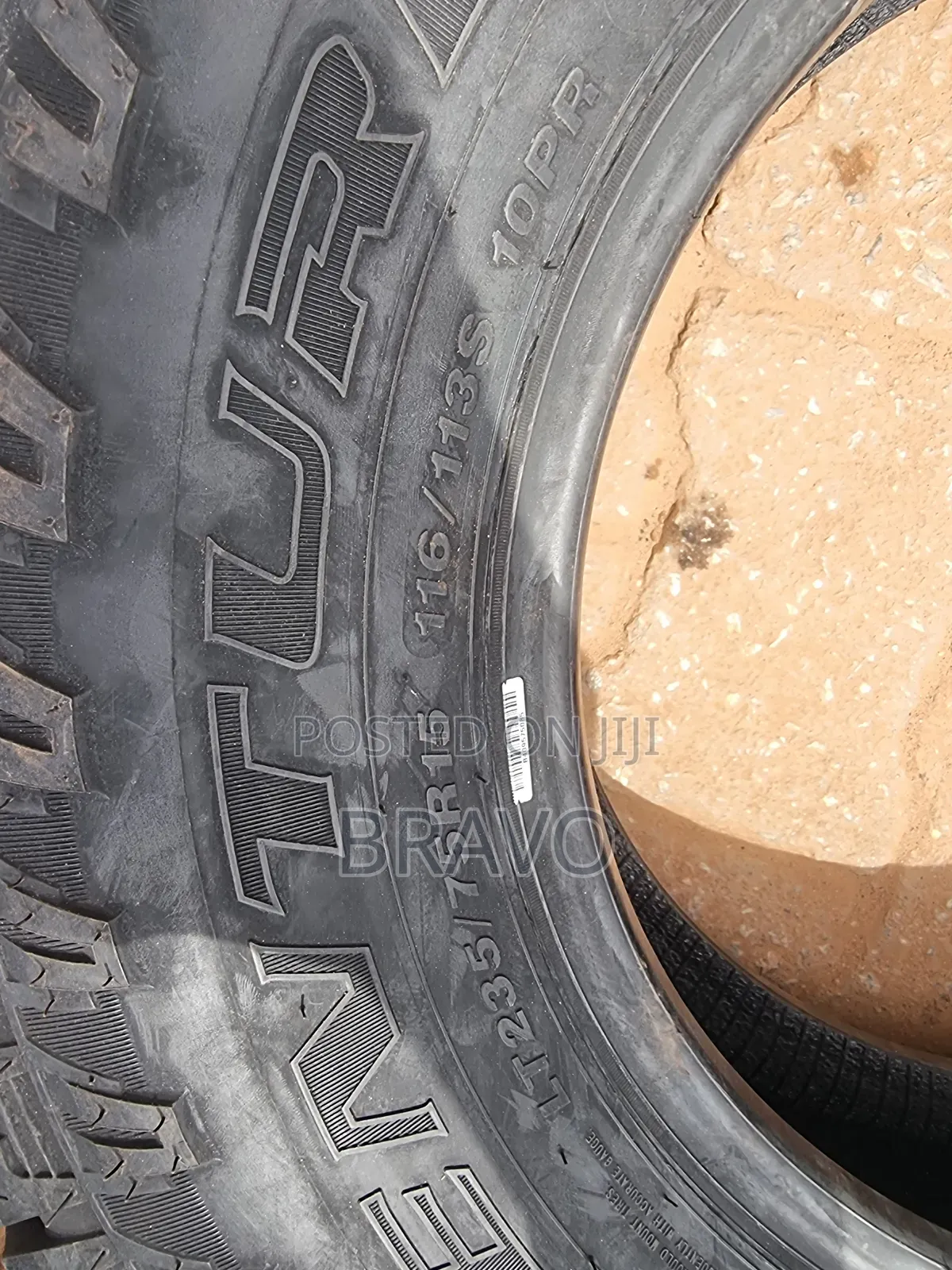 235/75r15 All Terrian Tires for Supper Custom.