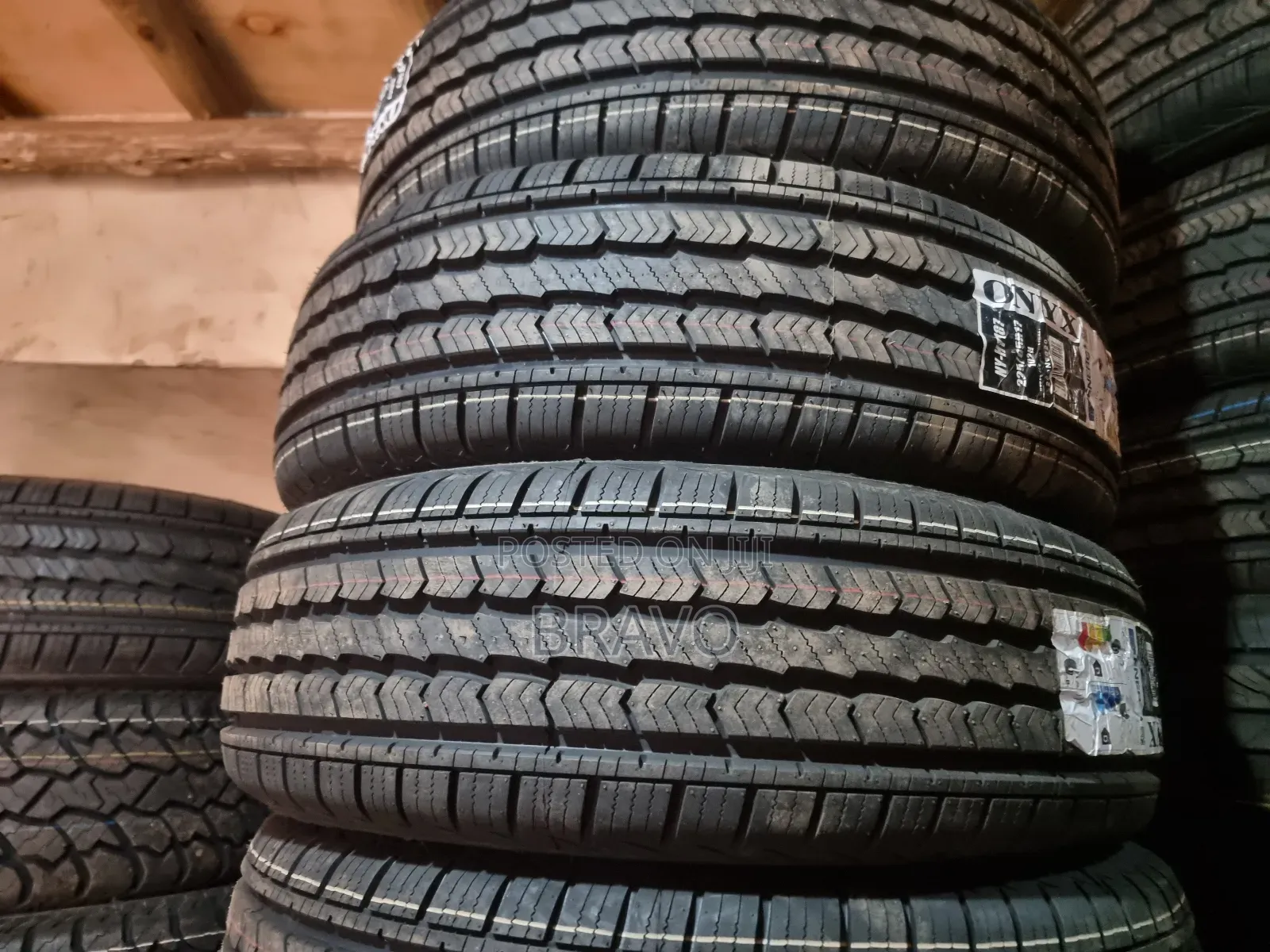 225/65r17 Onyx Tyres for Harrier.