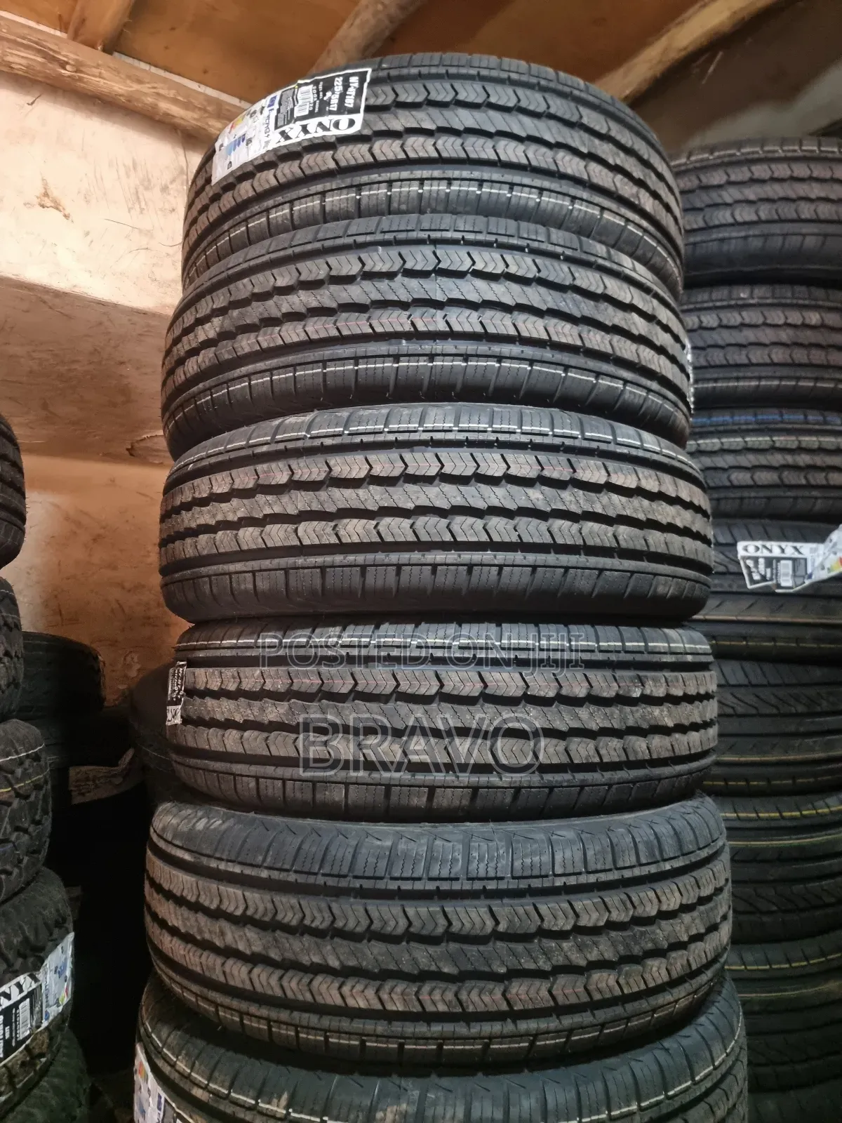 225/65r17 Onyx Tyres for Harrier.