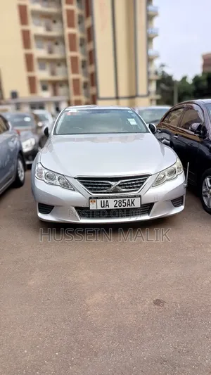 Photo - Toyota Mark X 2.5 AWD 2012 Silver