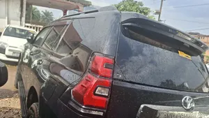 Toyota Land Cruiser Prado 2021 Black