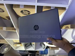 New Laptop HP 250 G10 8GB Intel Core I5 SSHD+SSD 512GB