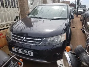 Photo - Mitsubishi Outlander 2010 Black